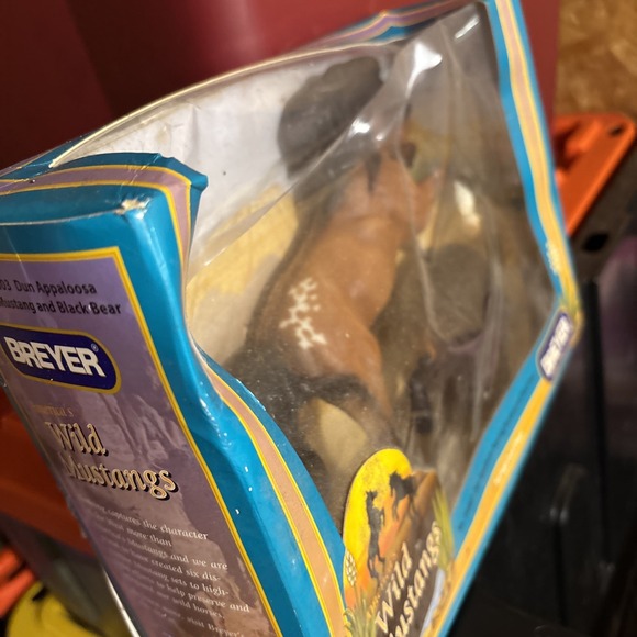 BREYER WILD MUSTANGS Dun Appaloosa Rearing Mustang & Black Bear NIB Damaged Box - Picture 2 of 8